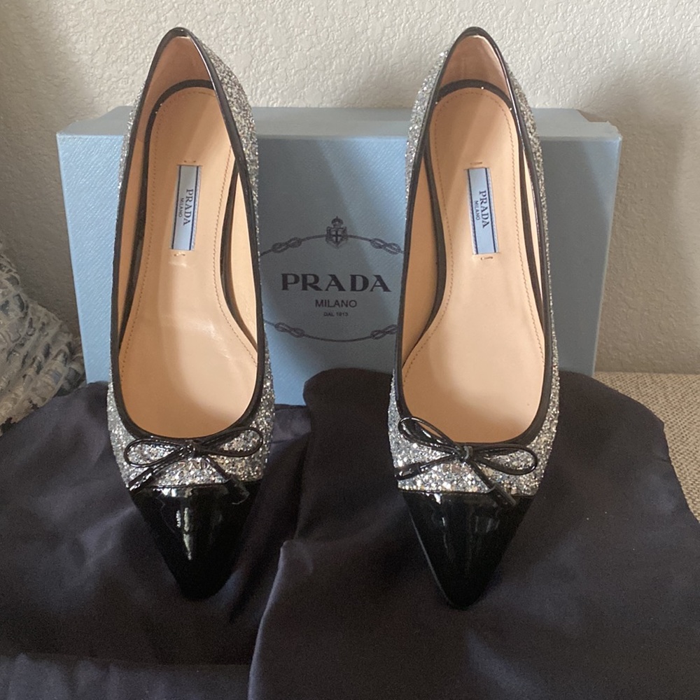 PRADA SILVER /BLACK CAPTOE GLITTER BALLERINA SHOES SIZE 36.5
